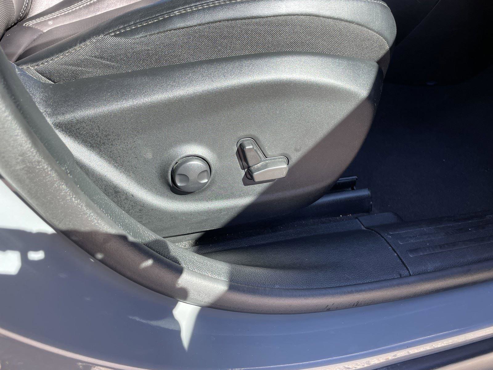 Certified 2023 Jeep Cherokee Altitude Lux image 47