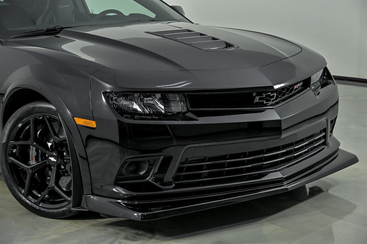 Used 2015 Chevrolet Camaro Z/28 RWD image 2