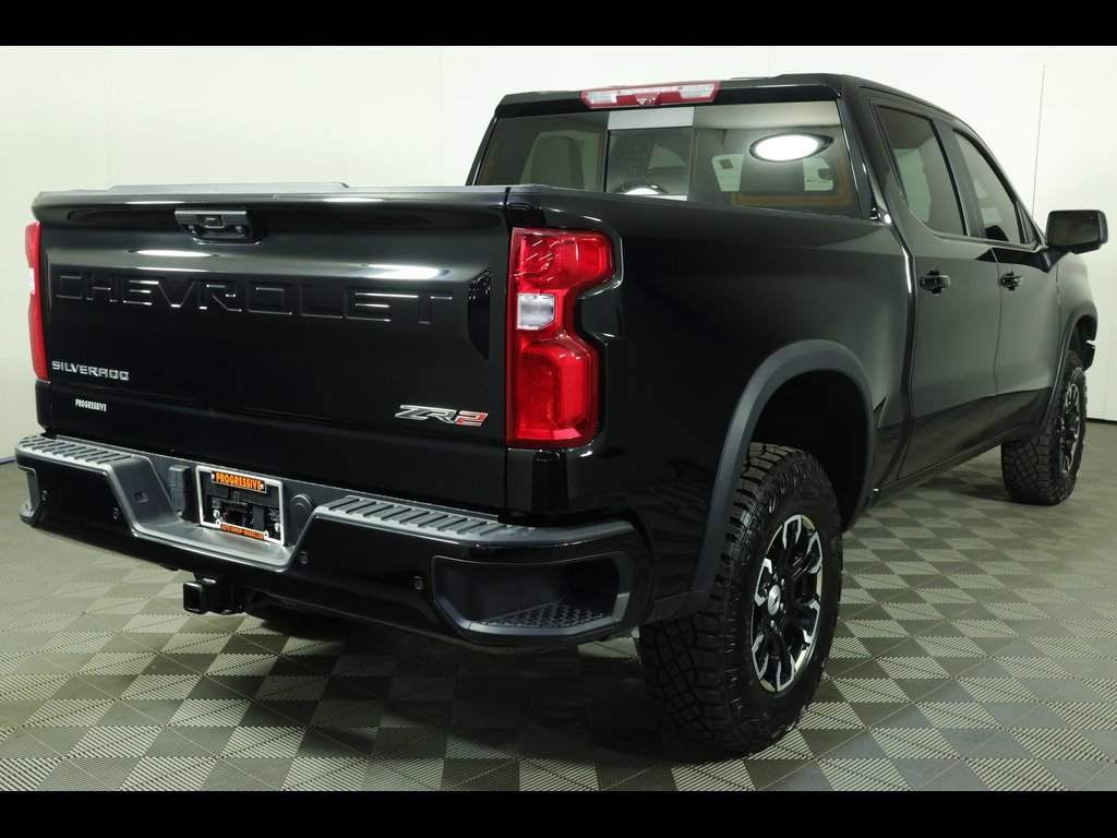 Used 2022 Chevrolet Silverado 1500 ZR2 w/ Technology Package image 18