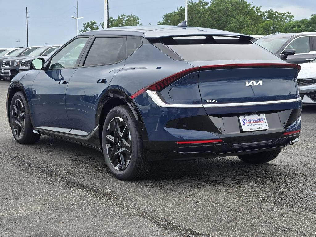 New 2025 Kia EV6 Wind RWD image 3