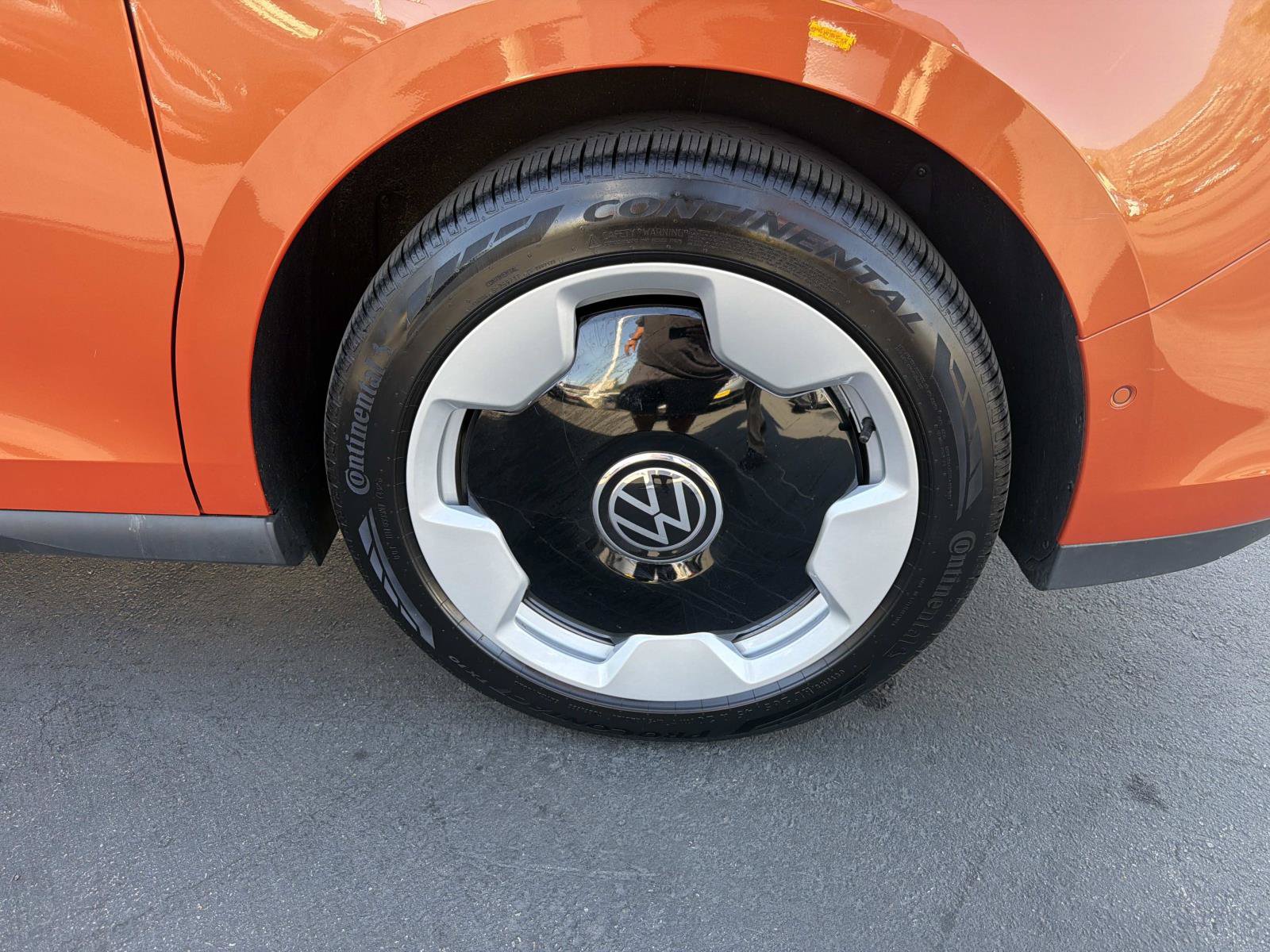 Certified 2025 Volkswagen ID. Buzz Pro S Plus RWD image 6