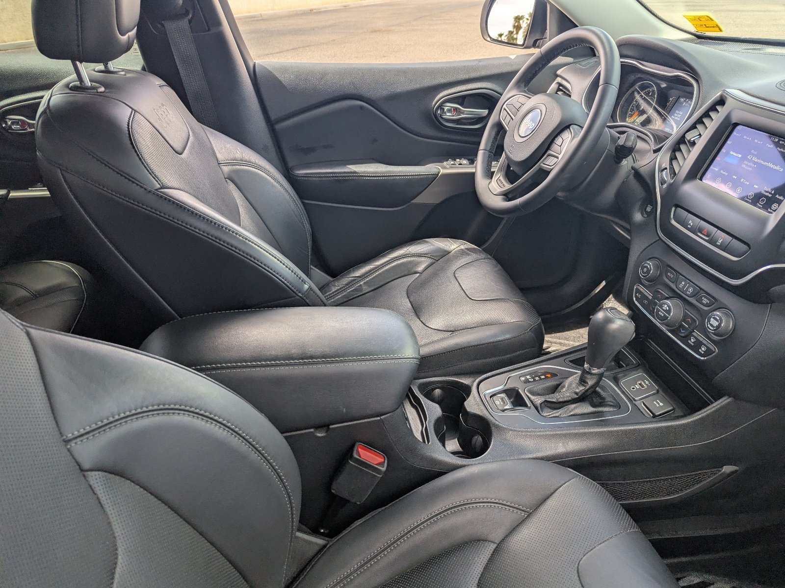 Used 2020 Jeep Cherokee Latitude Lux w/ Comfort/Convenience Group FWD image 12