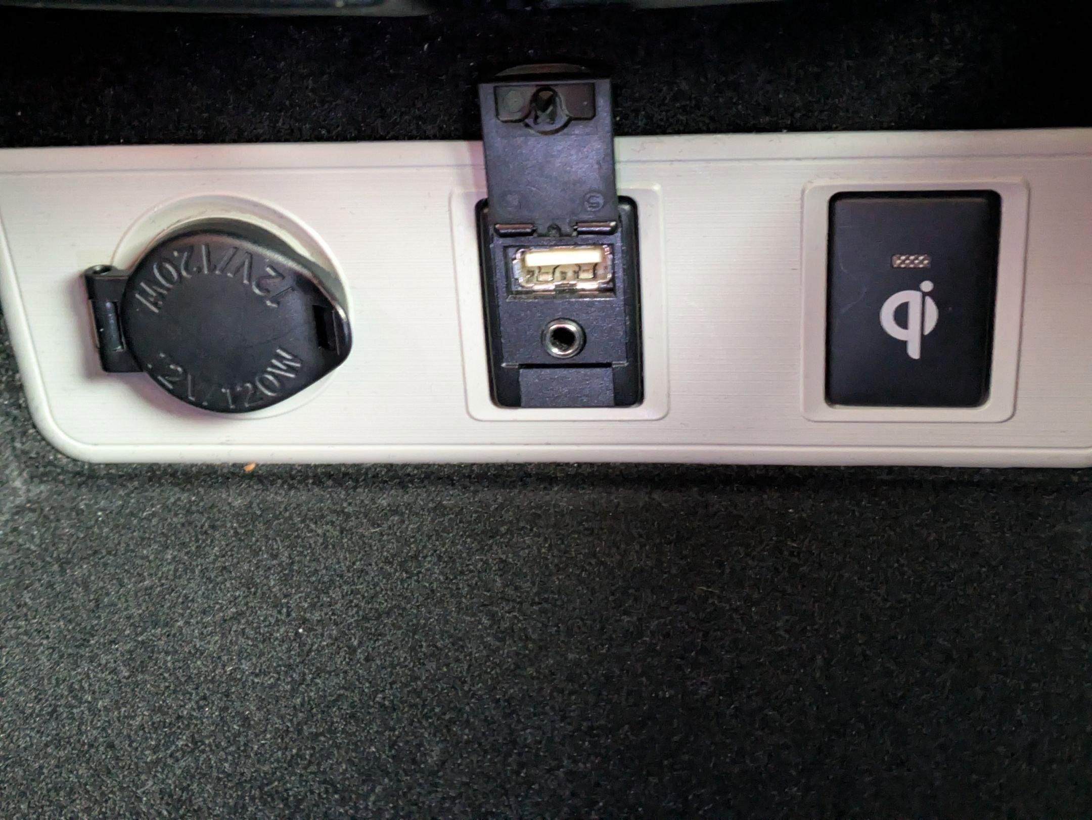 Used 2018 Toyota Avalon XLE Premium w/ All Weather Liner Package image 19