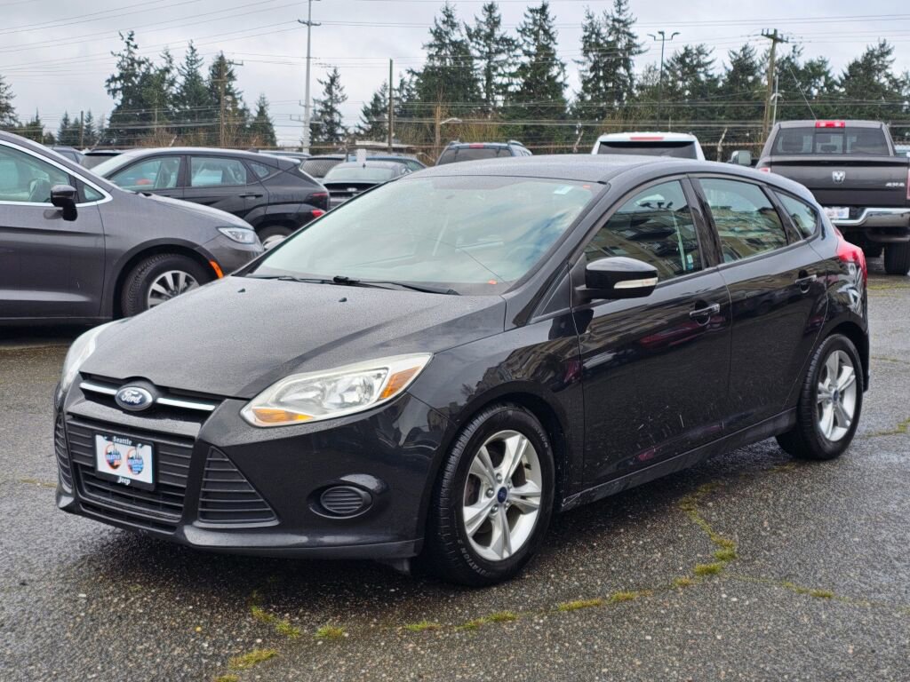Used 2014 Ford Focus SE w/ SE Winter Package image 3
