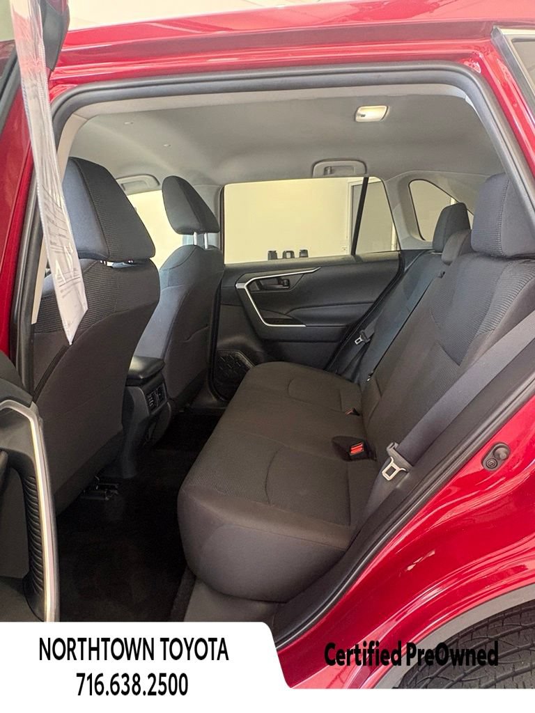 Used 2025 Toyota RAV4 LE AWD/4WD image 16