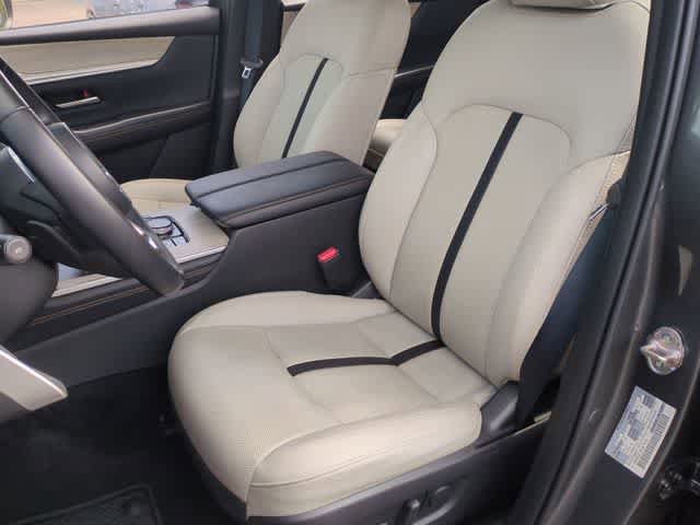Used 2024 MAZDA CX-90 3.3 Turbo w/ Preferred Package AWD/4WD image 17