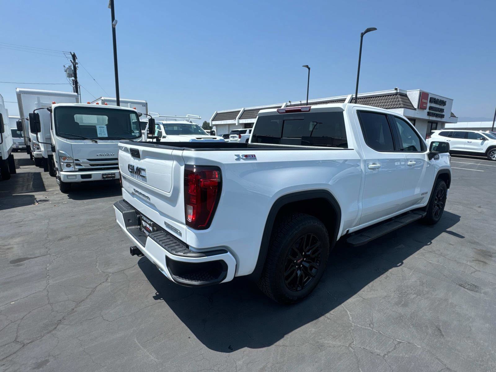 New 2026 GMC Sierra 1500 Elevation image 5