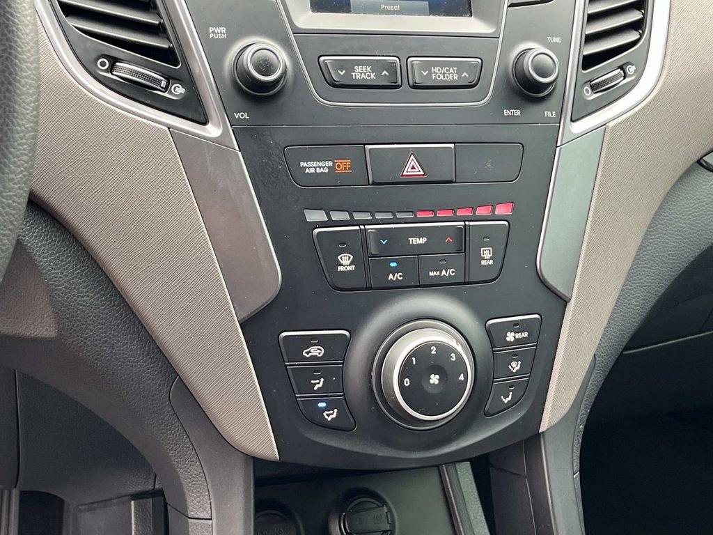 Used 2016 Hyundai Santa Fe SE image 31