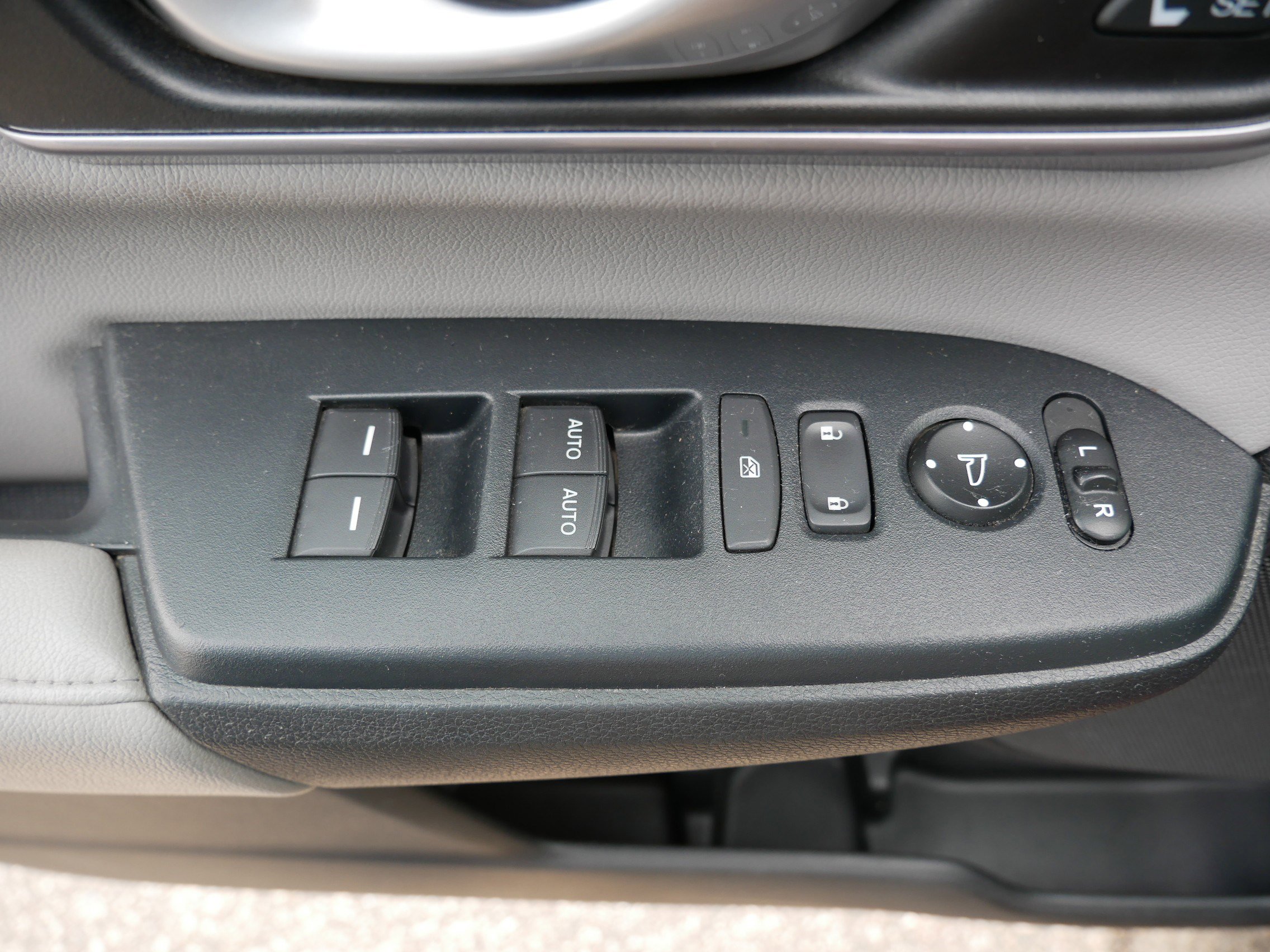 Used 2017 Honda CR-V EX-L image 20