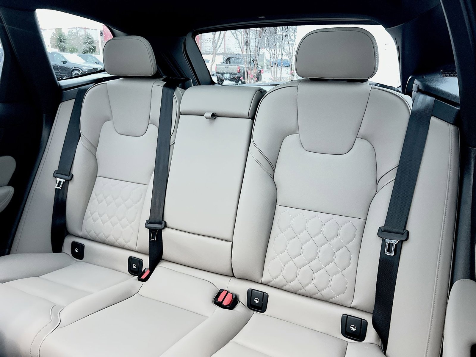 New 2026 Volvo XC60 B5 Plus w/ Protection Package Premier image 24