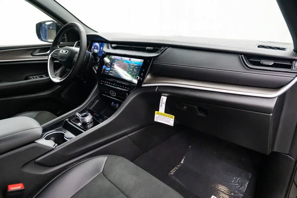 New 2026 Jeep Grand Cherokee Altitude AWD/4WD image 29