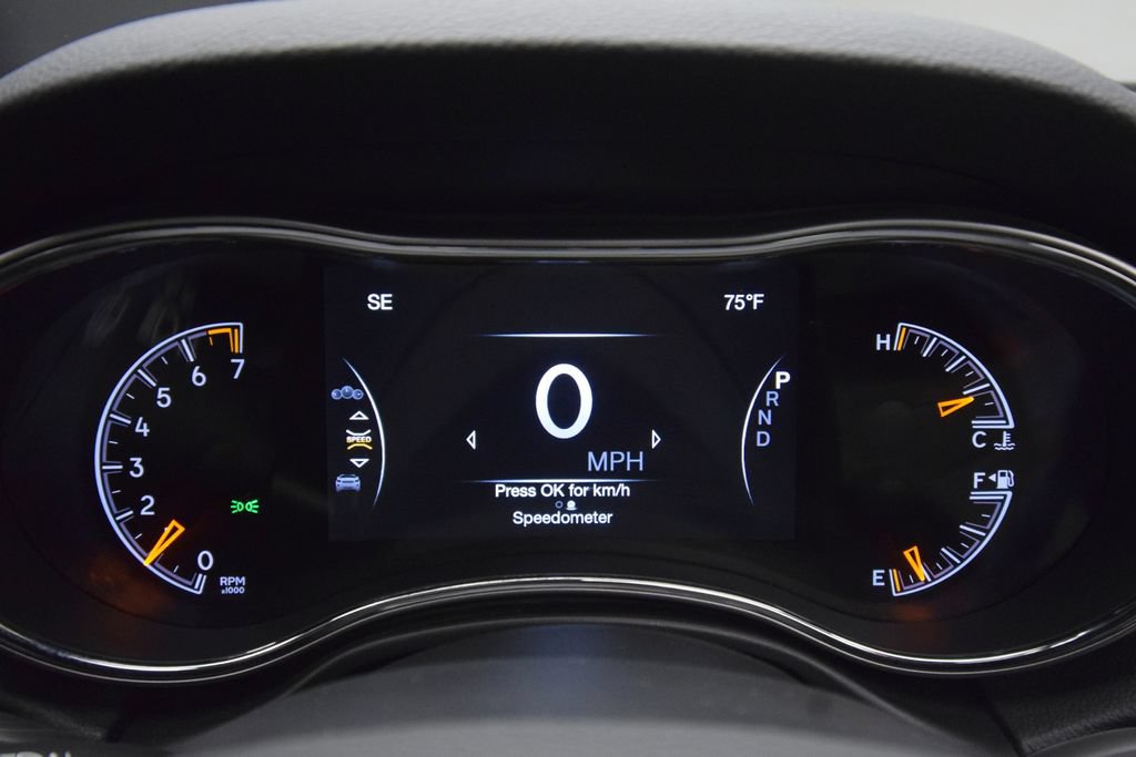 Used 2021 Jeep Grand Cherokee Limited w/ Premium Lighting Group AWD/4WD image 23