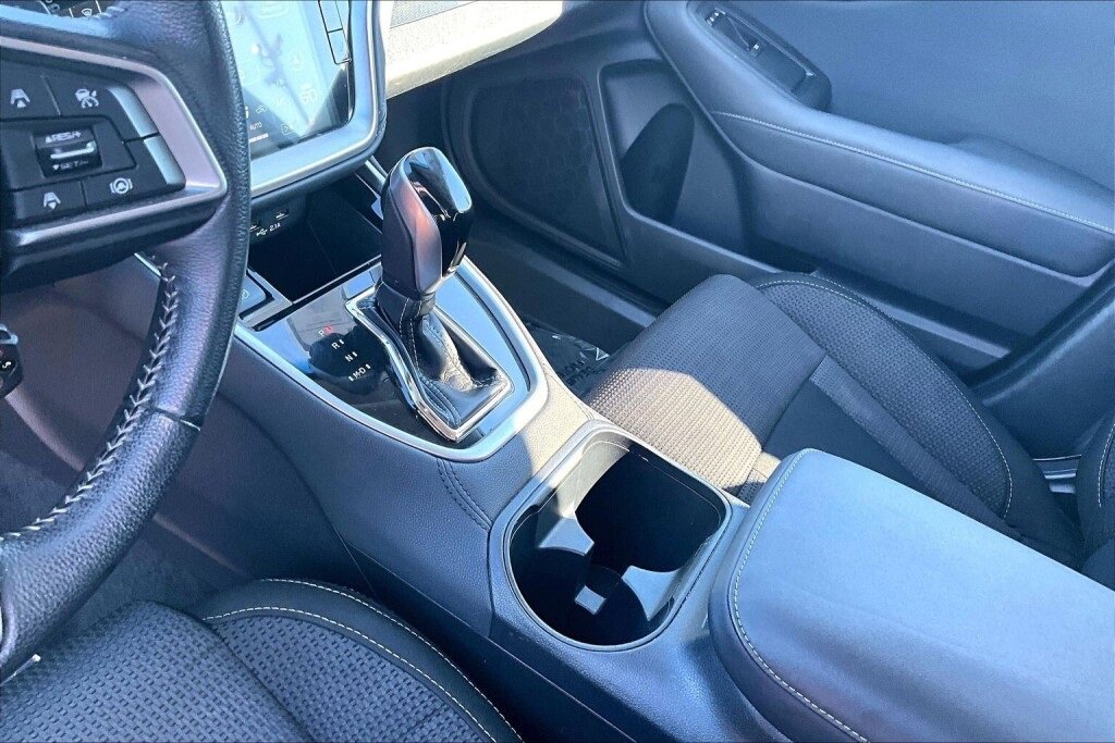 Used 2021 Subaru Outback Premium image 10