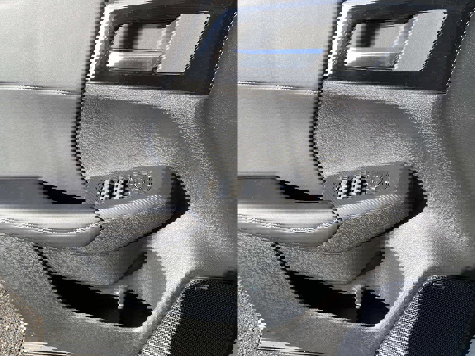 New 2026 Mitsubishi Outlander AWD image 18