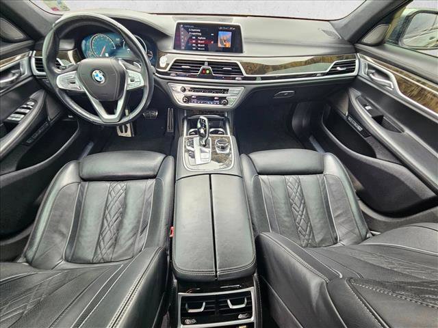 Used 2018 BMW 750i xDrive image 13