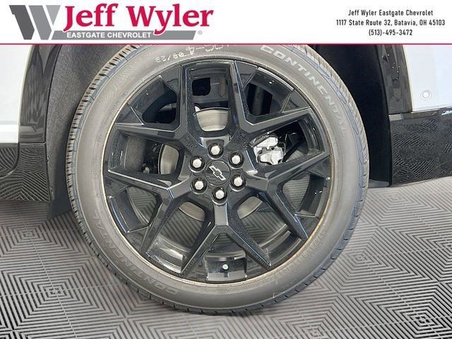 New 2026 Chevrolet Traverse RS w/ LPO, Floor Liner Package FWD image 38