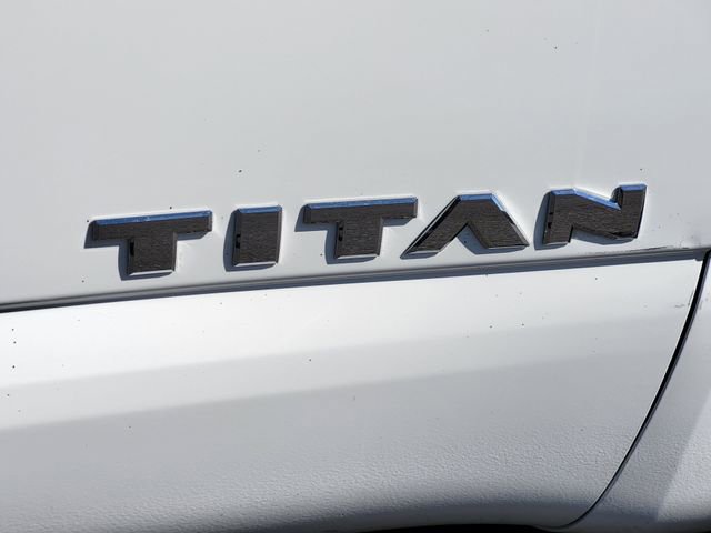 Used 2022 Nissan Titan SV image 7