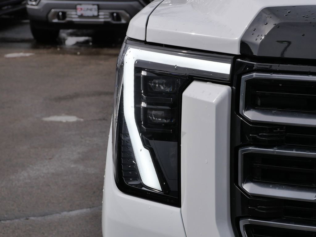 Used 2025 GMC Sierra 2500 AT4 image 3