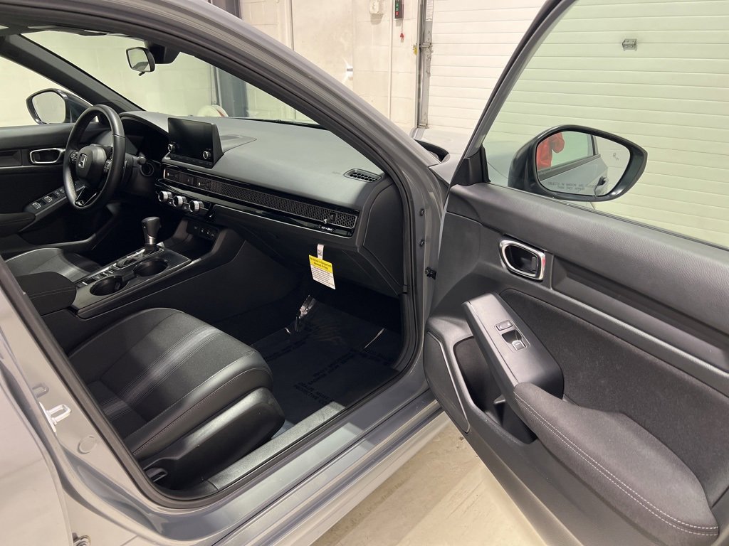 Used 2025 Honda Civic Sport image 35