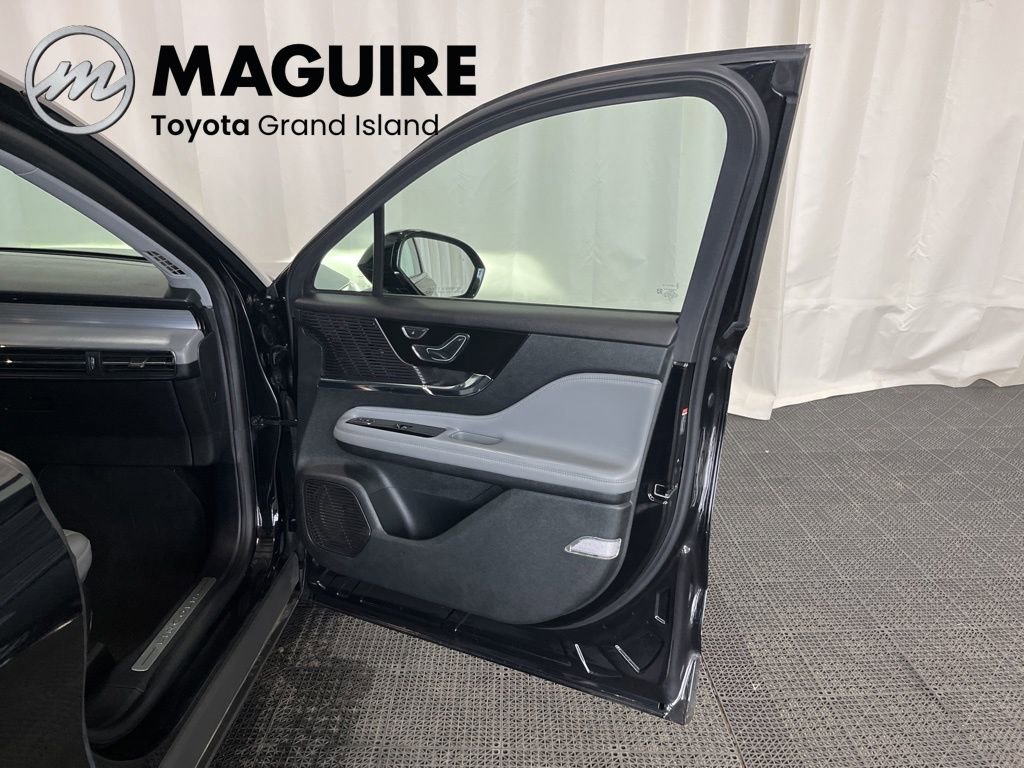 Used 2022 Lincoln Corsair AWD w/ Equipment Group 101A image 17