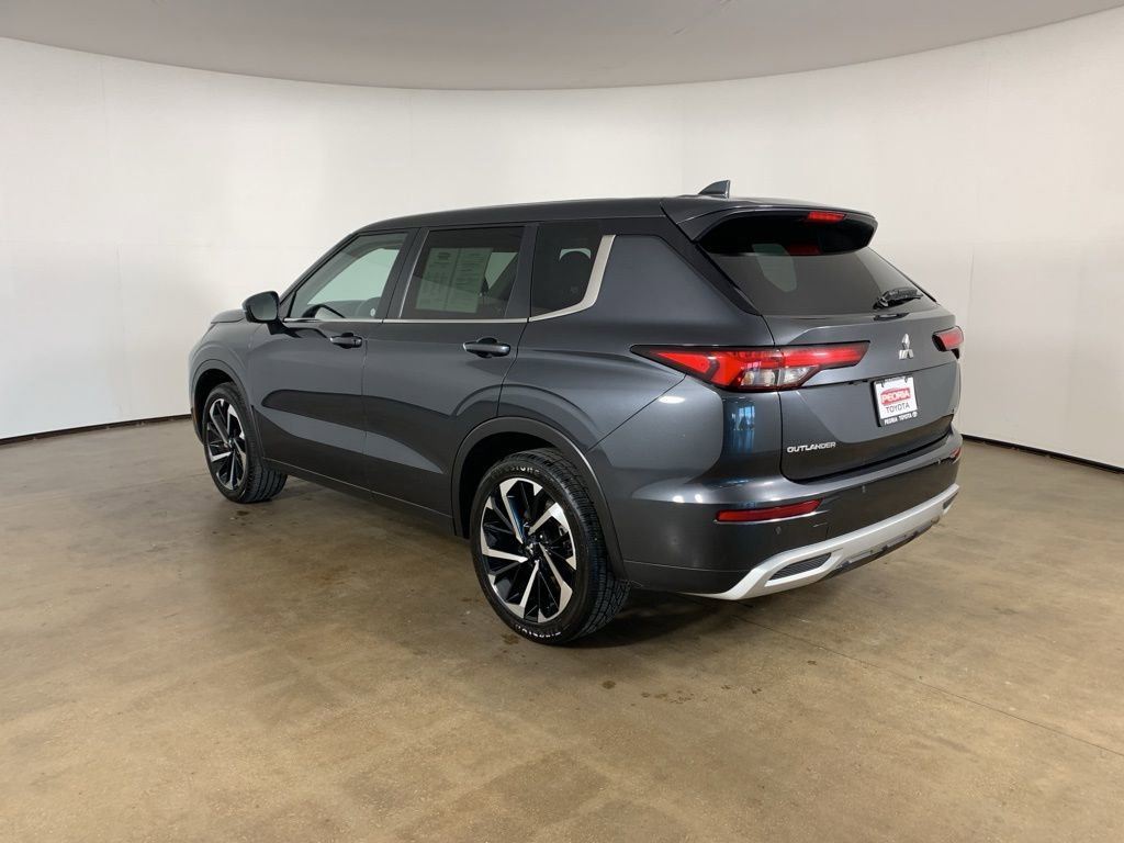 Used 2024 Mitsubishi Outlander SE image 15