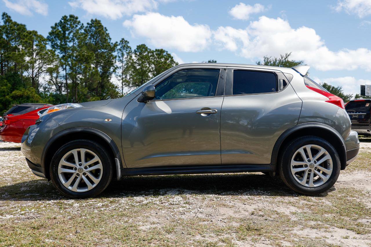 Used 2013 Nissan Juke SV FWD image 3