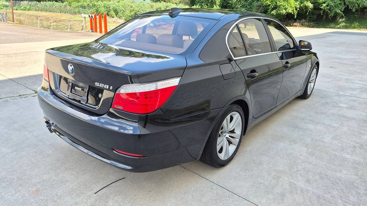Used 2010 BMW 528i Sedan RWD image 5