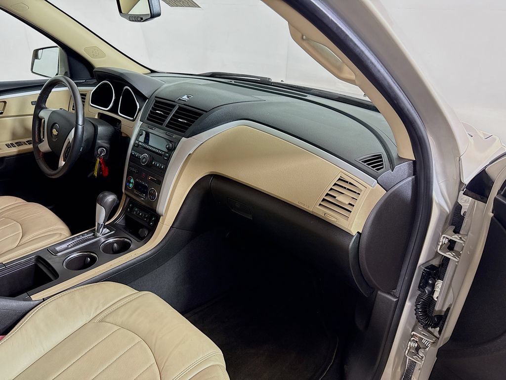 Used 2010 Chevrolet Traverse LTZ FWD image 28