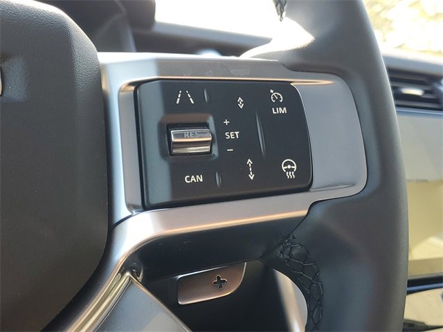 Used 2024 Land Rover Discovery Dynamic SE image 26