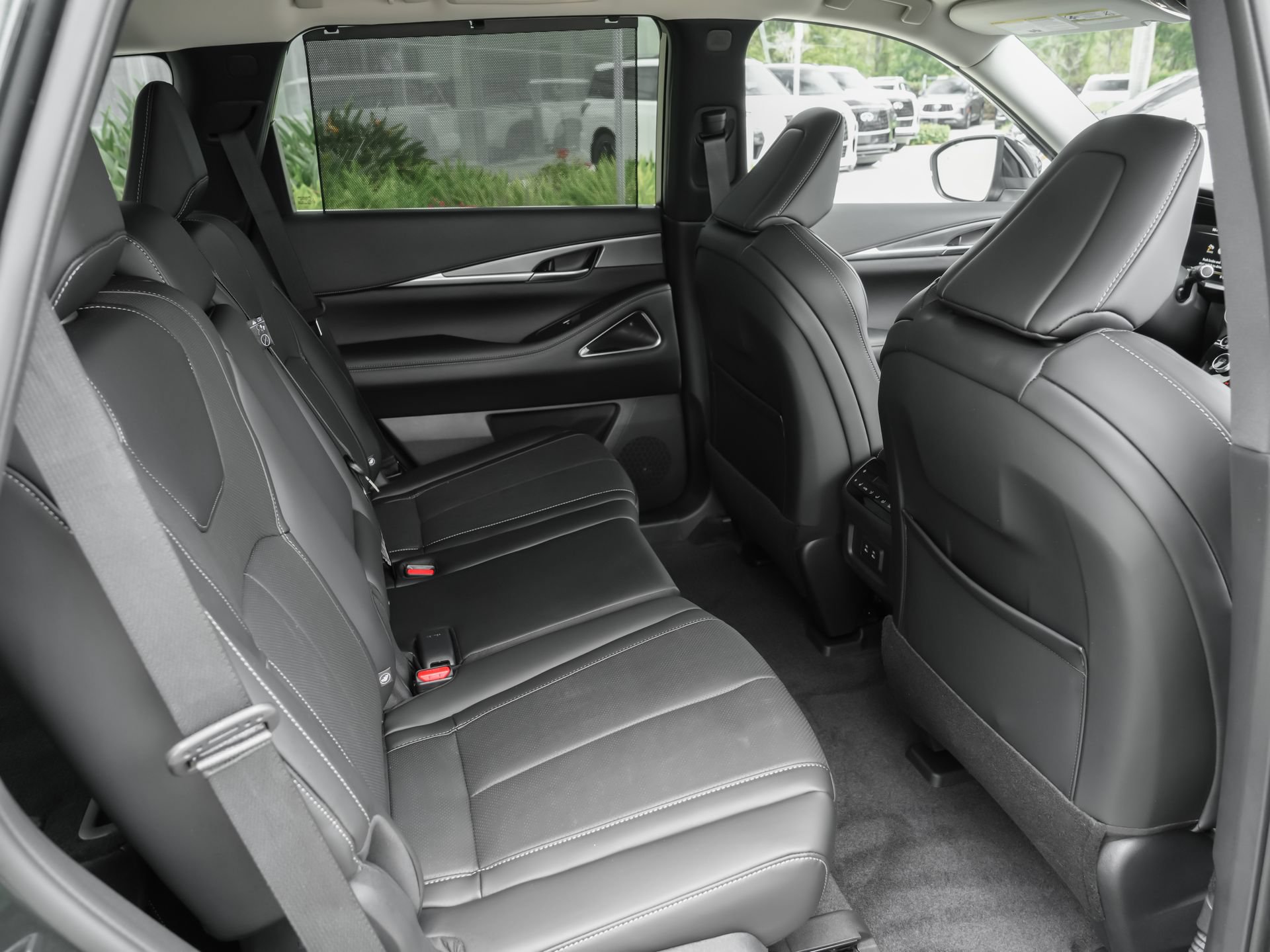 Certified 2026 INFINITI QX60 Luxe w/ Cargo Package FWD image 35
