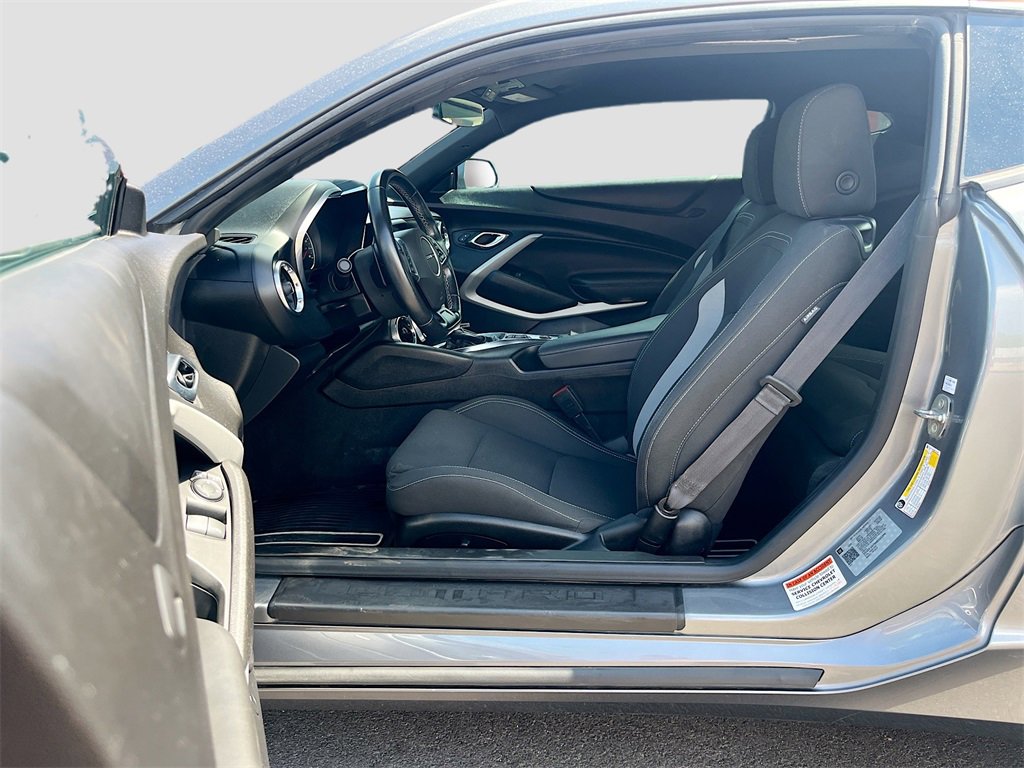Used 2021 Chevrolet Camaro LT w/ RS Package image 20