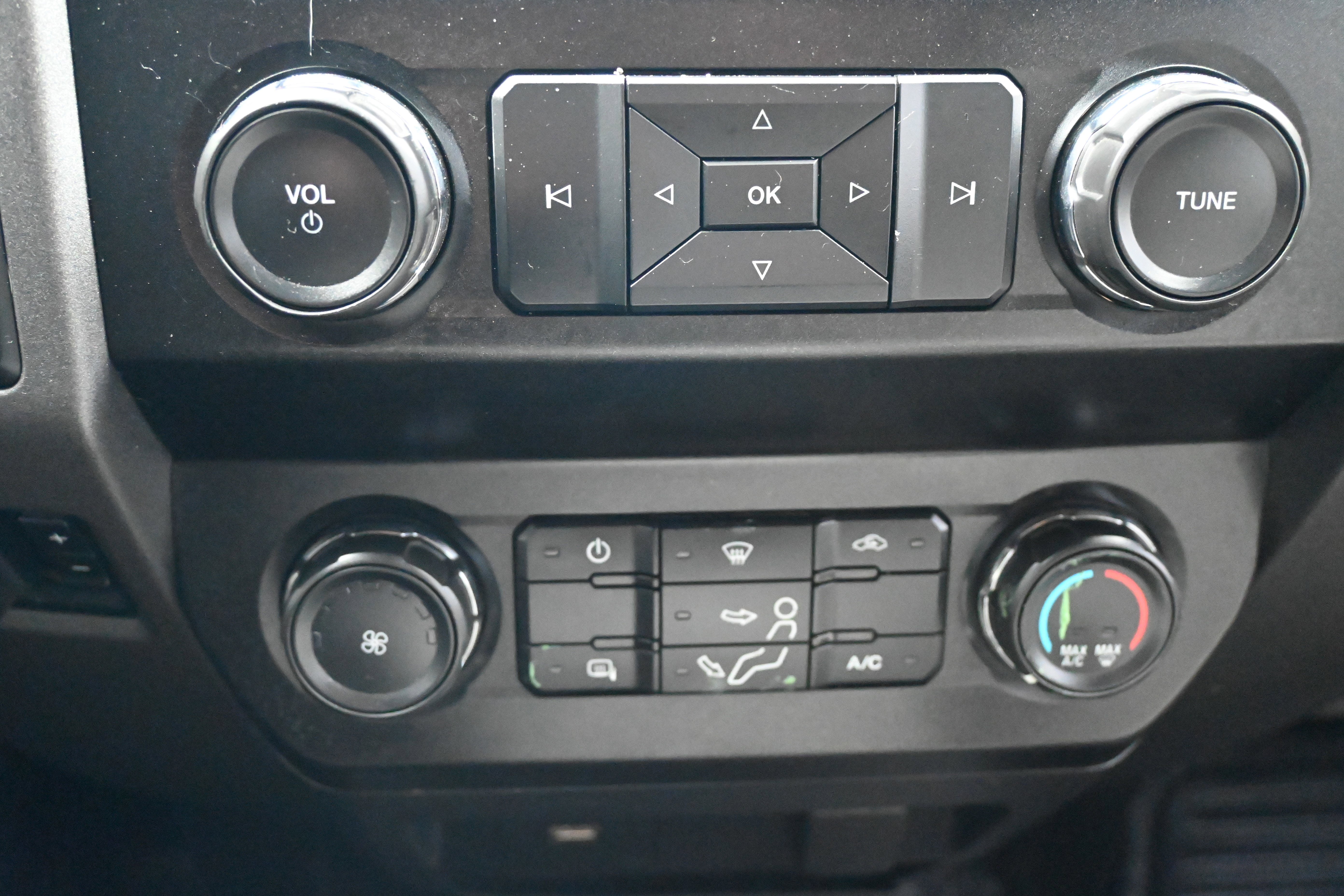 Used 2019 Ford F350 XL w/ Power Equipment Group image 27