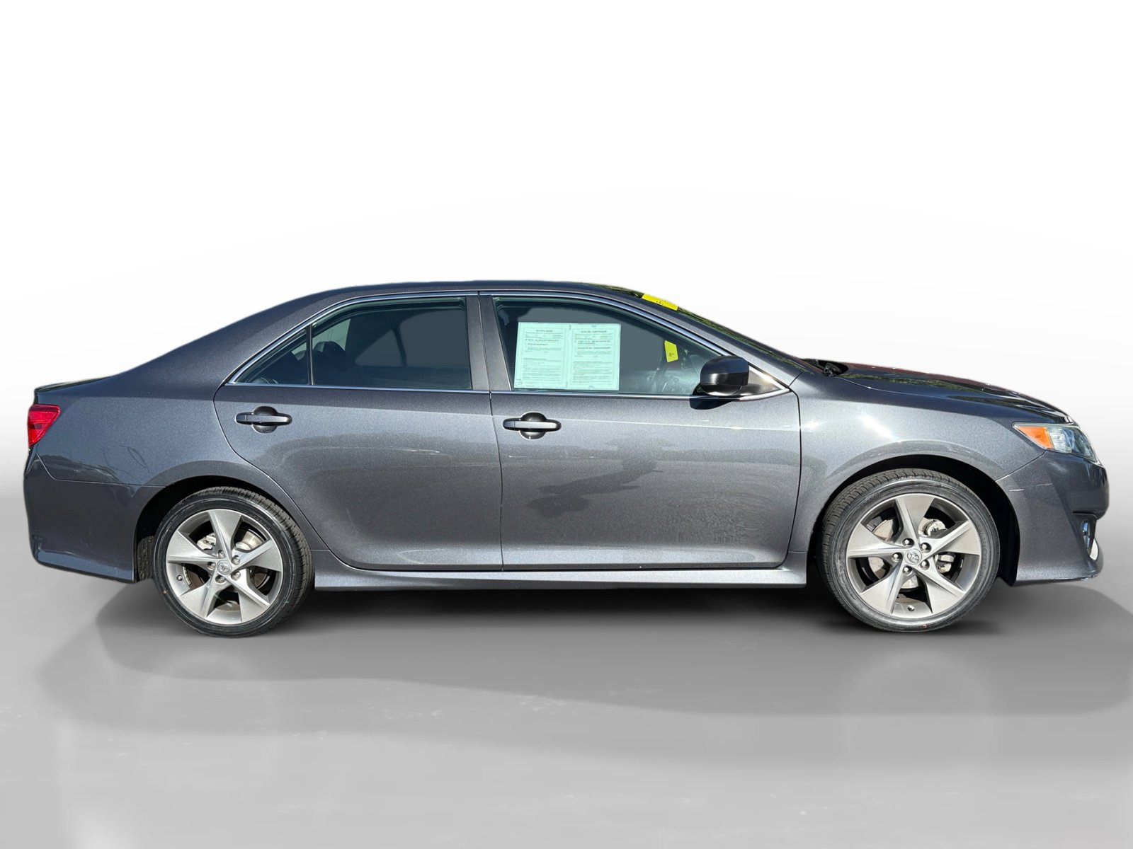 Used 2012 Toyota Camry SE w/ Leather Pkg FWD image 6