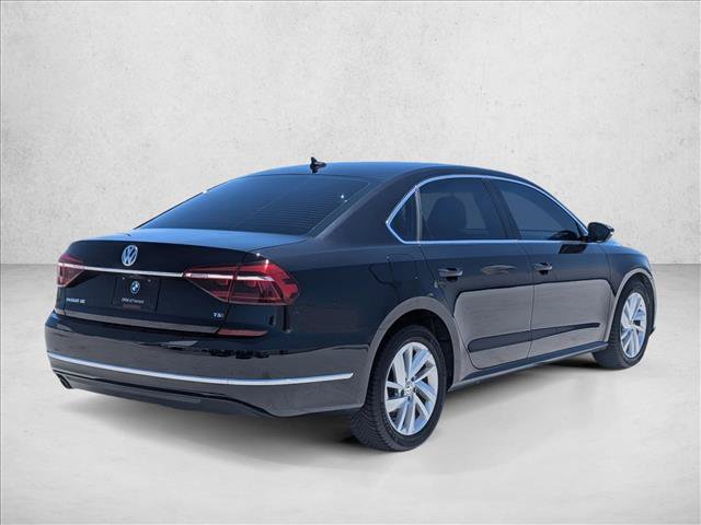 Used 2018 Volkswagen Passat 2.0T SE FWD image 5
