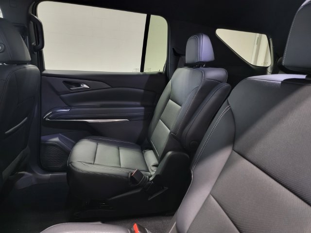 New 2026 Chevrolet Traverse LT w/ Sun and Wheel Package AWD/4WD image 14