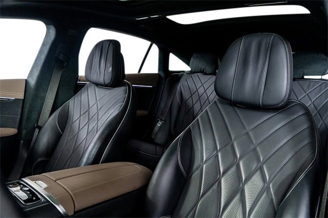 Used 2022 Mercedes-Benz EQS 580 4MATIC Sedan image 3