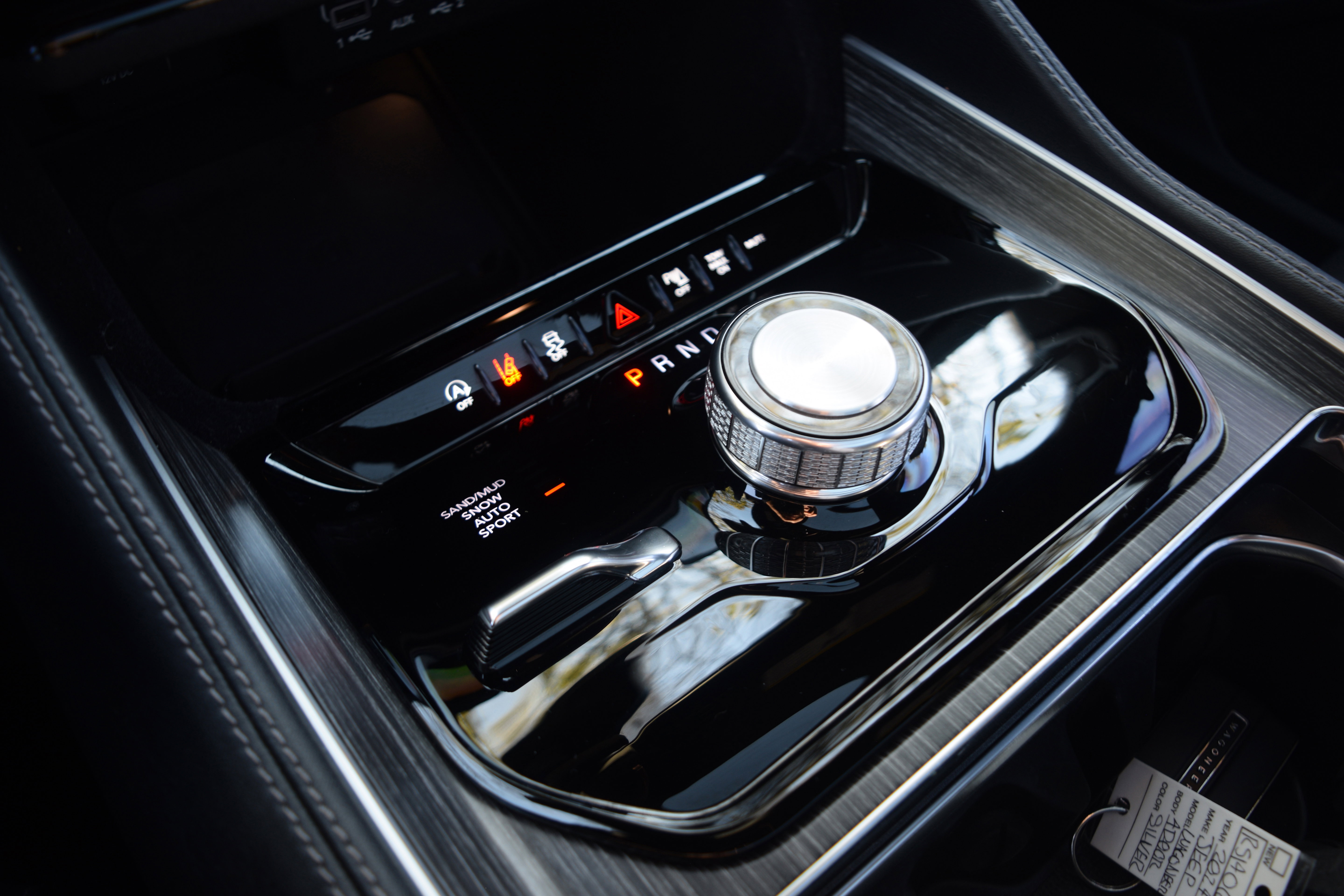 Used 2024 Jeep Wagoneer Series II w/ Premium Group I image 11