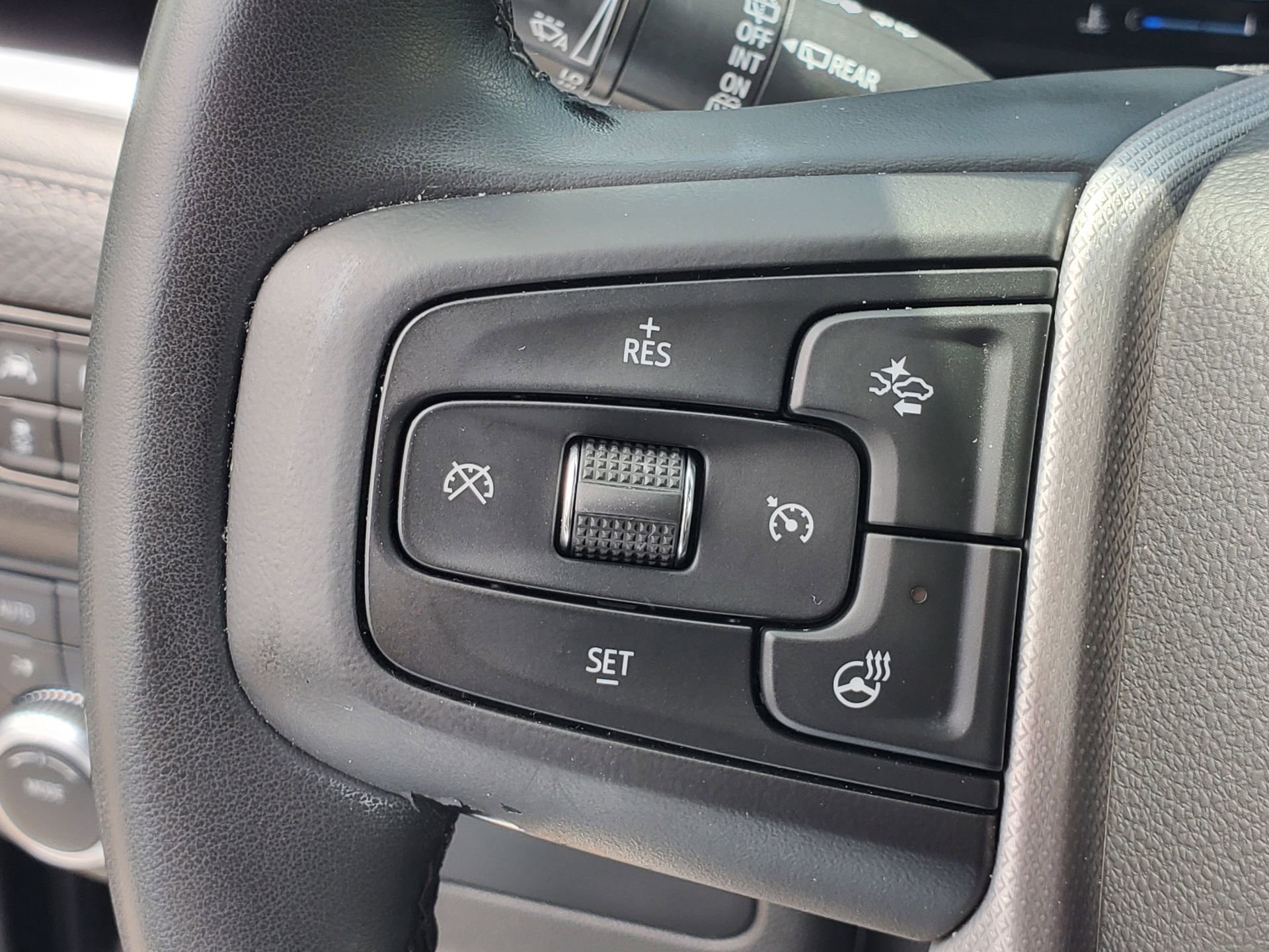 Used 2023 GMC Yukon XL Denali AWD/4WD image 24