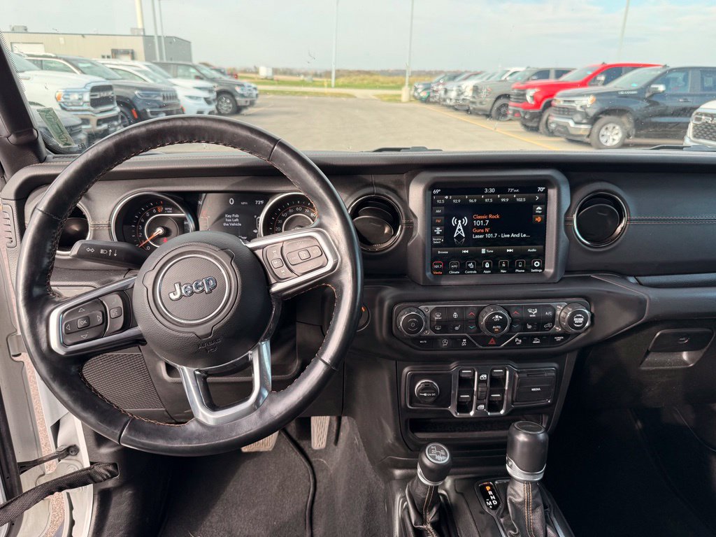 Used 2021 Jeep Gladiator Overland AWD/4WD image 4