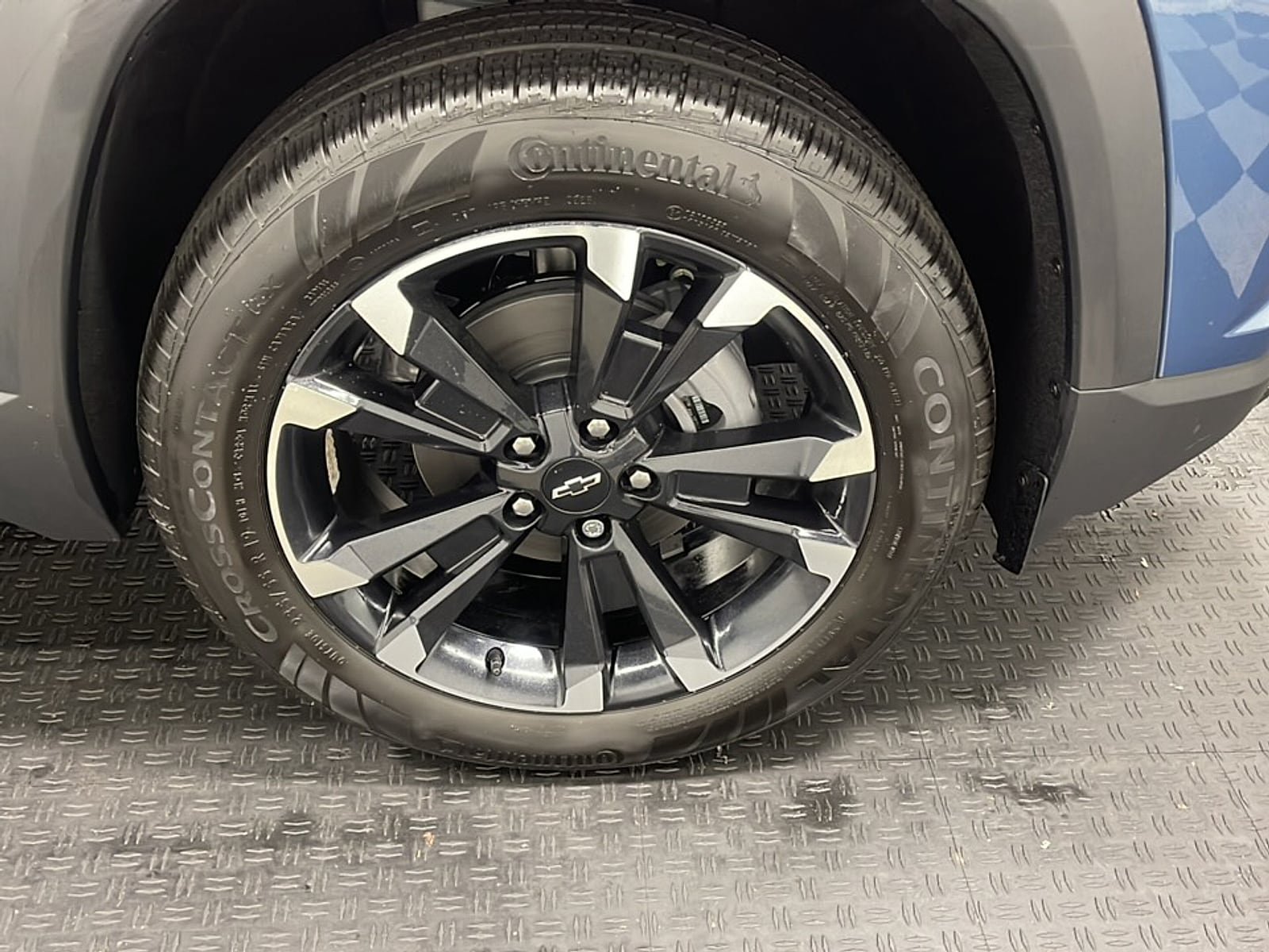 New 2027 Chevrolet Equinox RS w/ LPO, Floor Liner Package AWD/4WD image 23