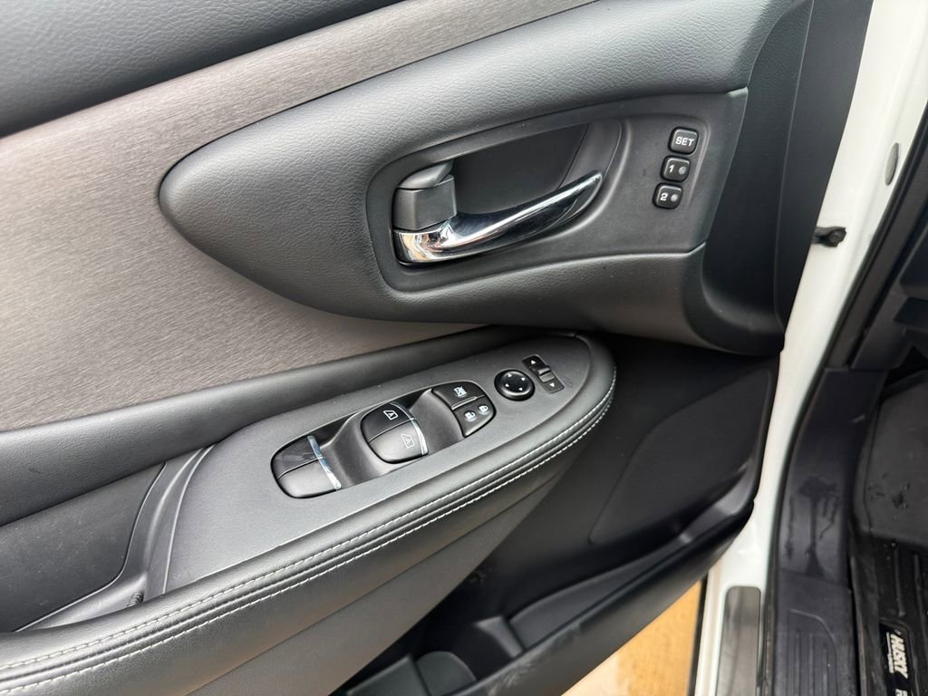 Used 2023 Nissan Murano SL w/ SL Moonroof Package FWD image 11