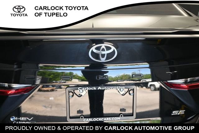 Used 2025 Toyota Camry SE w/ Convenience Package FWD image 32