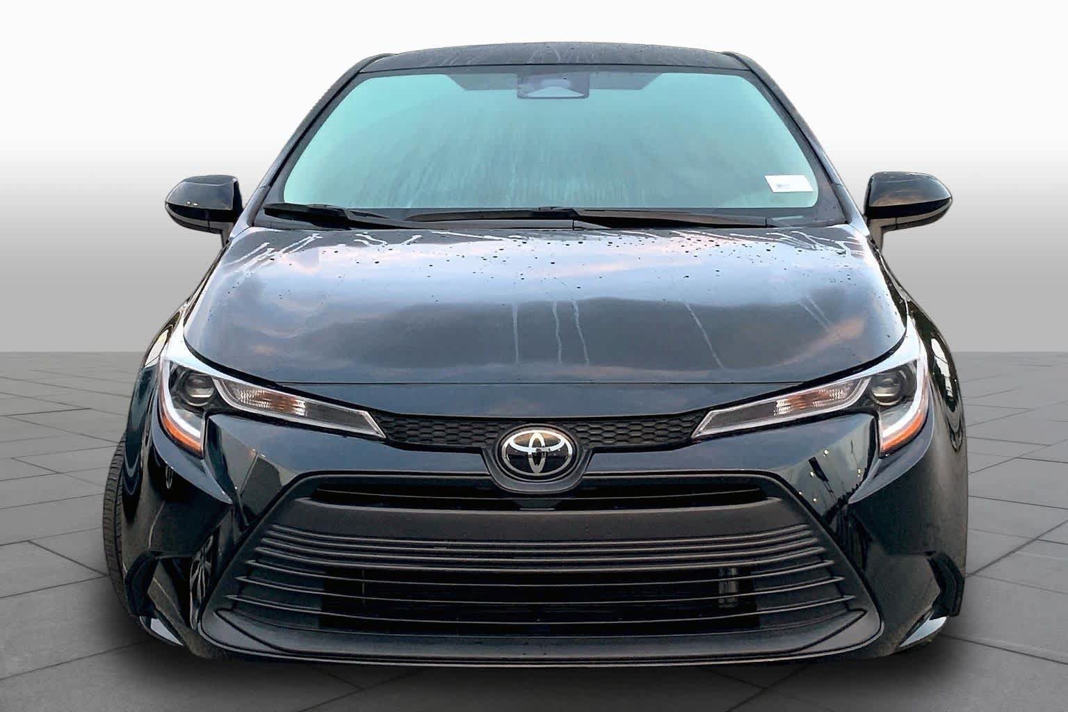 Used 2024 Toyota Corolla LE FWD image 4