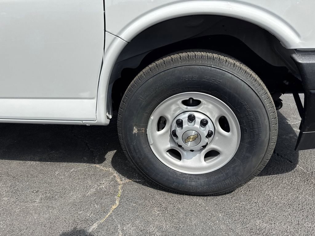 New 2025 Chevrolet Express 3500 w/ Driver Convenience Package RWD image 13