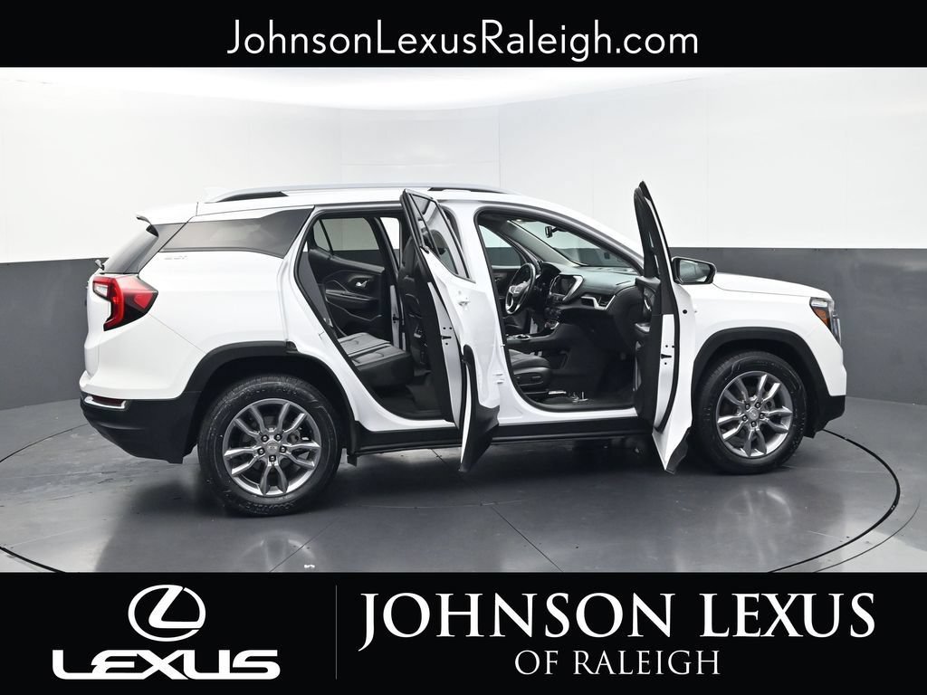 Used 2022 GMC Terrain SLT w/ Infotainment Package II FWD image 33