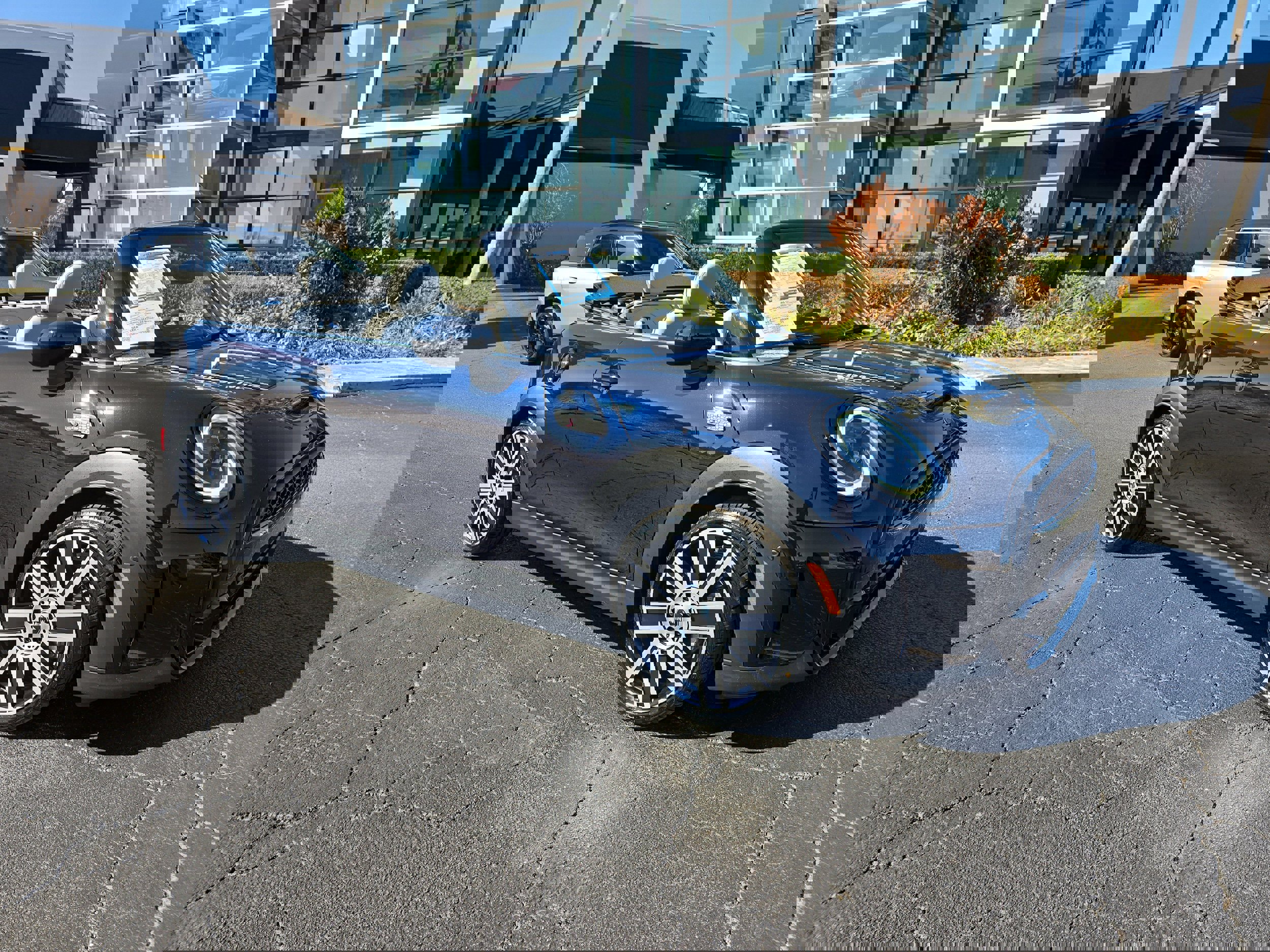 Used 2023 MINI Cooper S image 2