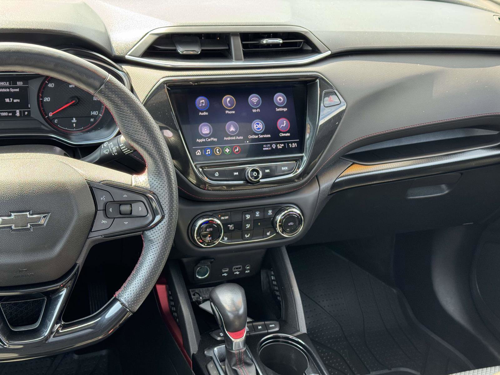 Used 2022 Chevrolet TrailBlazer RS w/ Sun and Liftgate Package AWD/4WD image 3