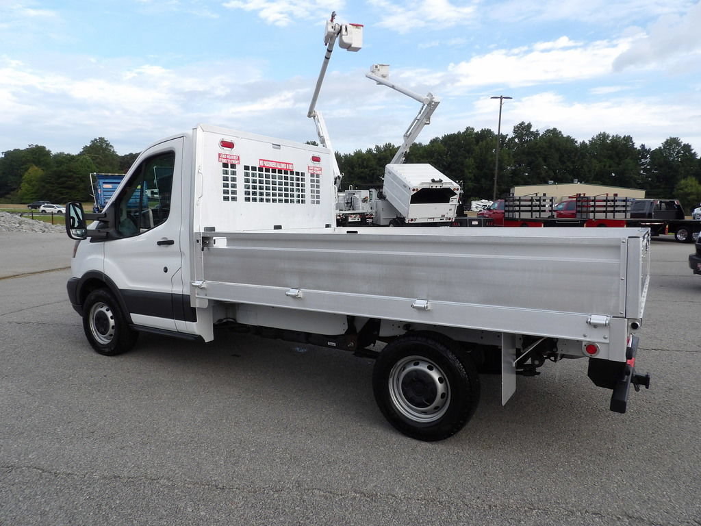 Used 2017 Ford Transit 250 138 RWD image 4
