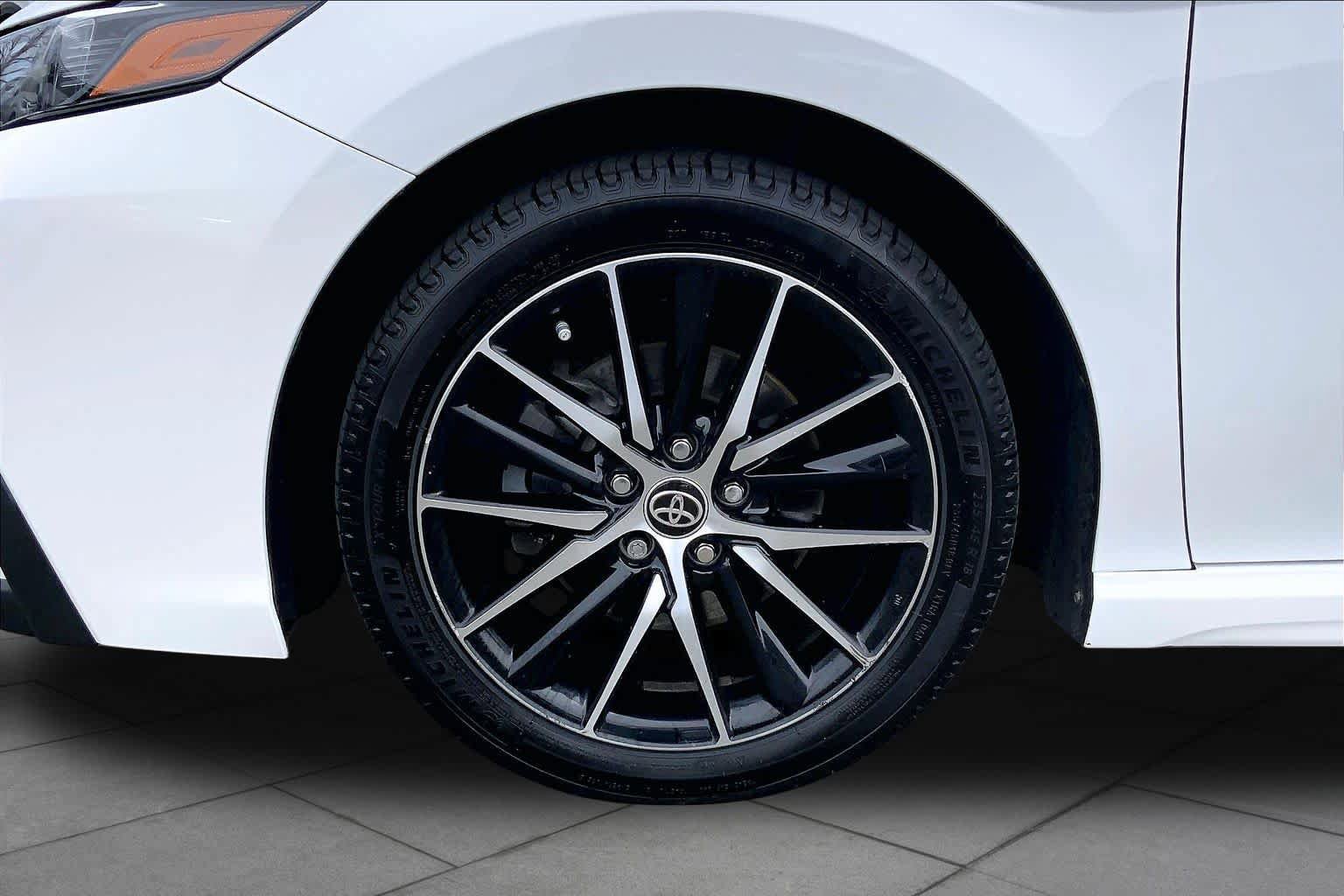 Used 2023 Toyota Camry SE FWD image 11