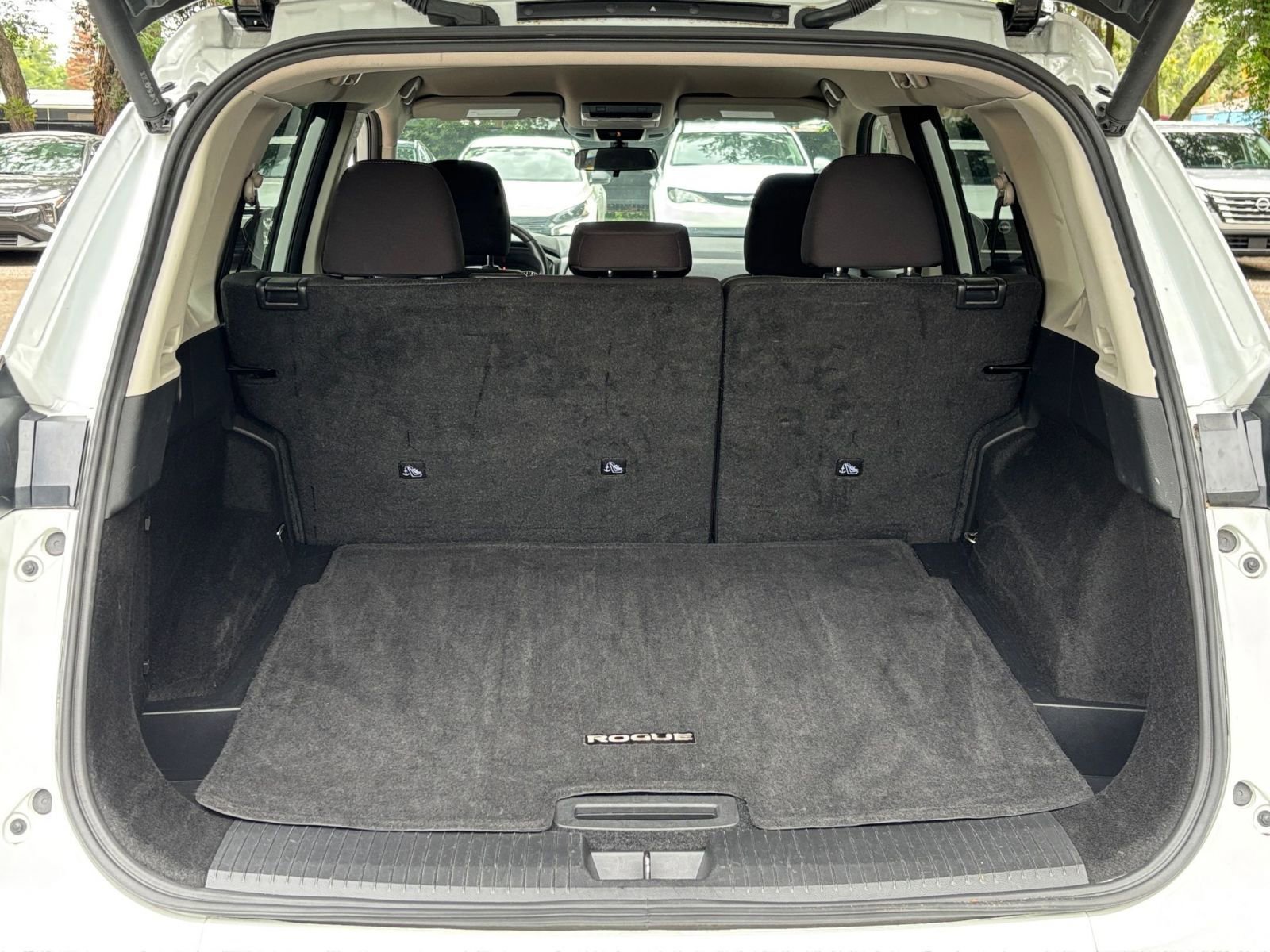 Used 2025 Nissan Rogue SV FWD image 32